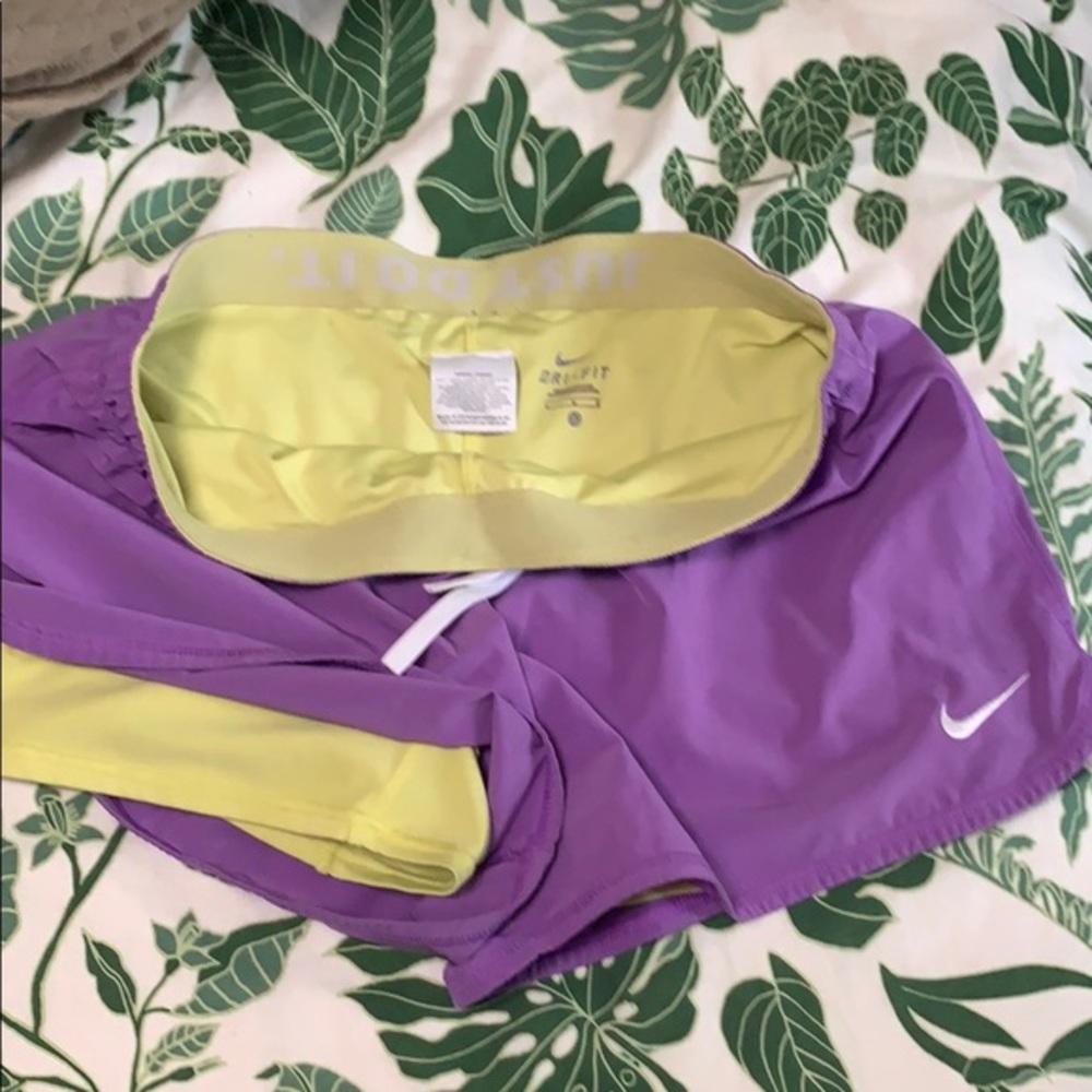 Nike shorts‎